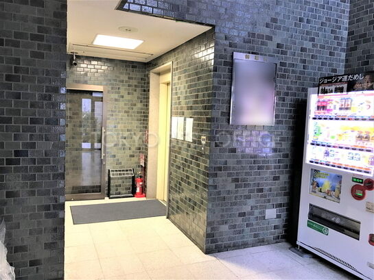 エントランスホール①