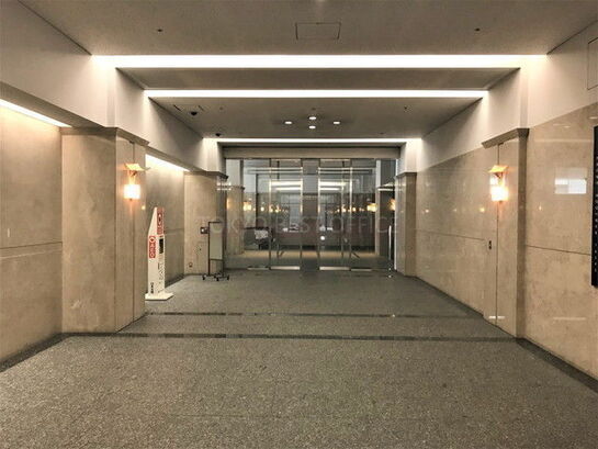 W棟エレベーター前ロビー①