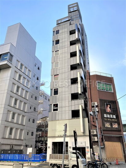 アークビルディング外観①