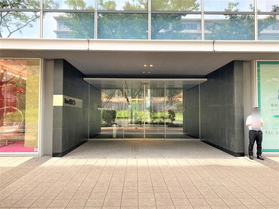 ビルエントランス②