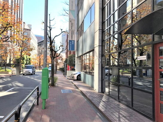 ビル周辺風景①