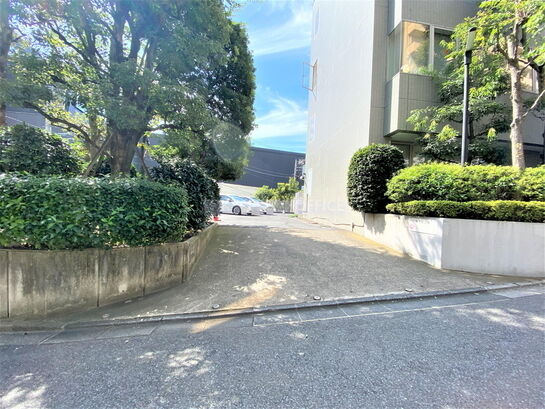 ビル周辺風景①