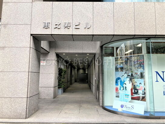 ビルエントランス