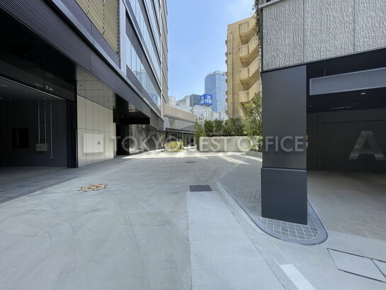 駐車場周辺・通路