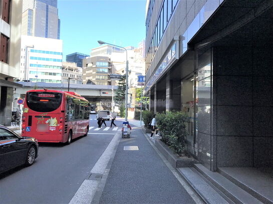 ビル周辺風景①