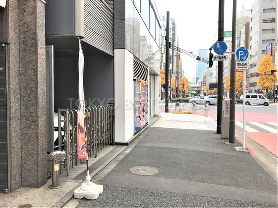 ビル周辺風景①