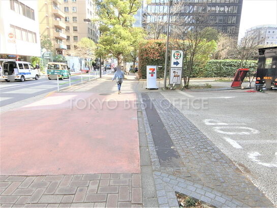 ビル周辺風景②