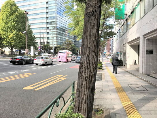 ビル周辺風景①