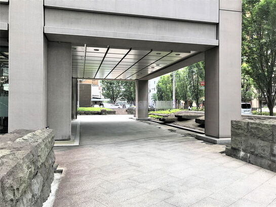 ビルエントランス③