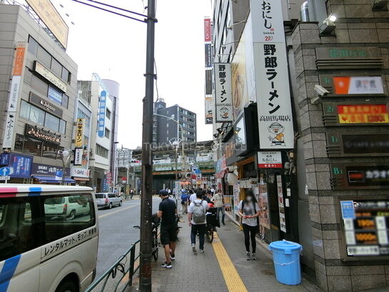 ビル周辺風景①