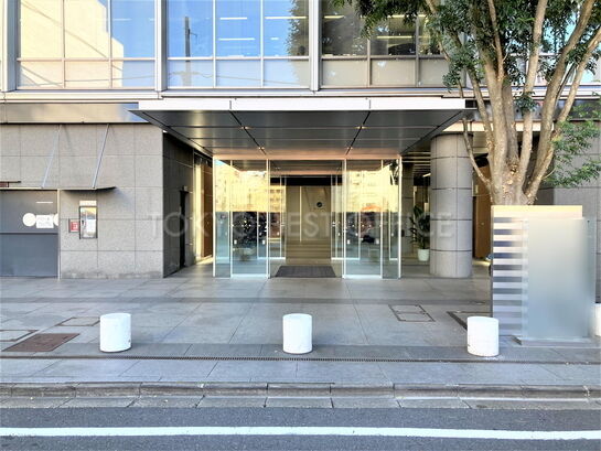 ビルエントランス