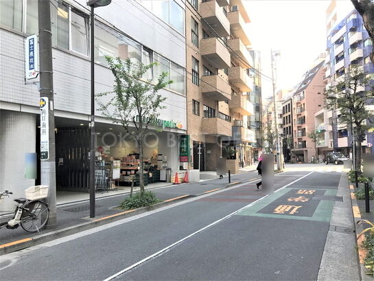 ビル周辺風景①