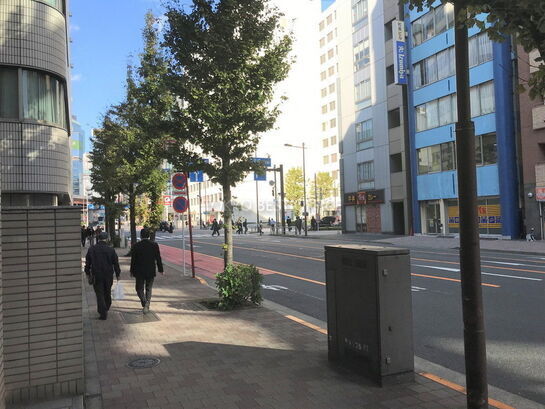 ビル周辺風景①