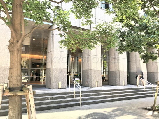 ビル周辺風景①