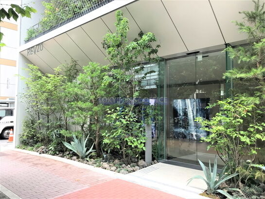 ビルエントランス