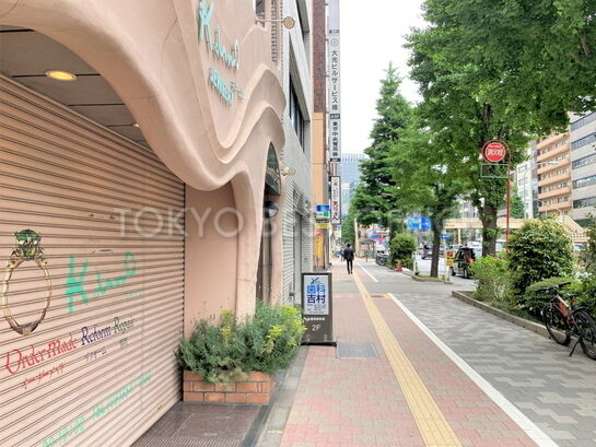 ビル周辺風景②