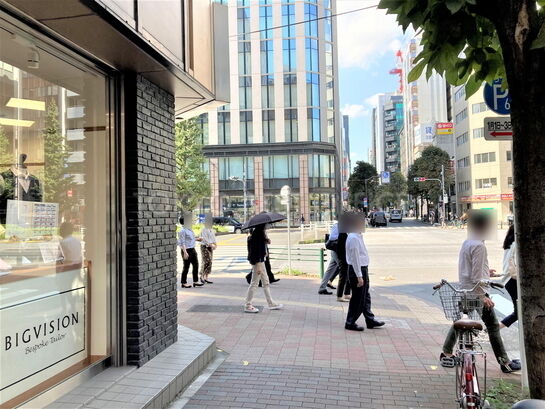 ビル周辺風景②