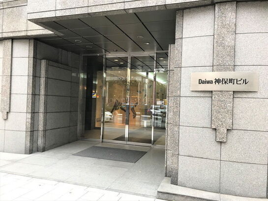 ビルエントランス①