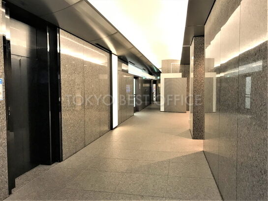 エントランスホール①