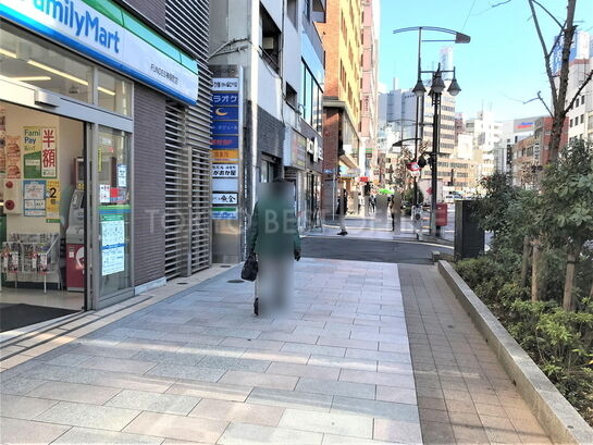 ビル周辺風景①