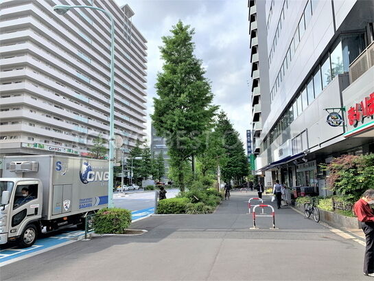 ビル周辺風景②