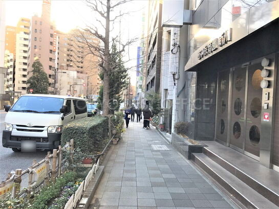 ビル周辺風景①