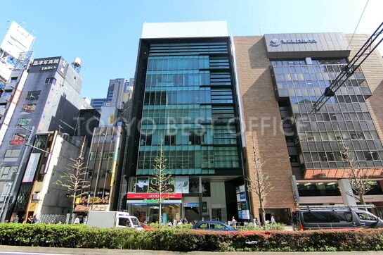 ラウンドクロス新宿外観②