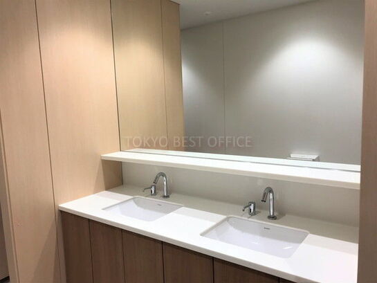 男性用トイレ洗面台