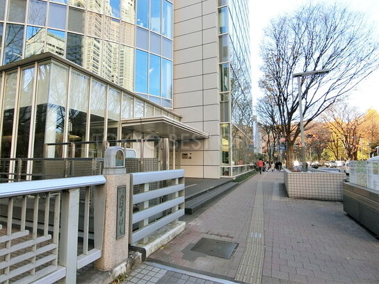 ビル周辺風景①