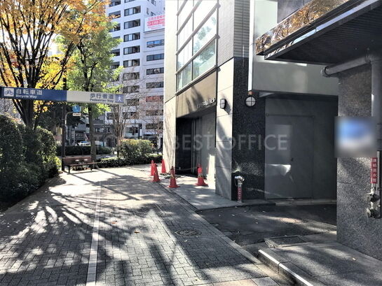 ビル周辺風景②