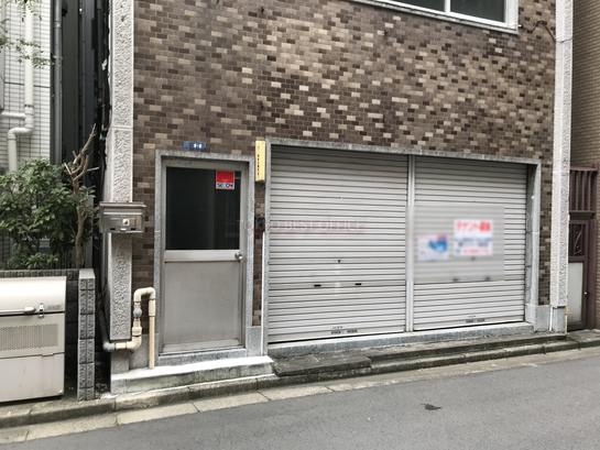 ビルエントランス