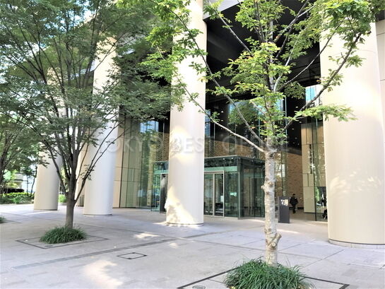 ビルエントランス①