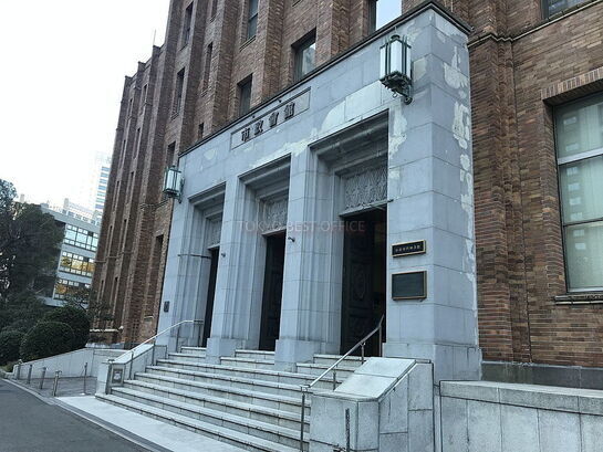 ビルエントランス