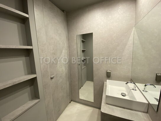 基準階女性トイレ