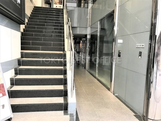 ビルエントランス②