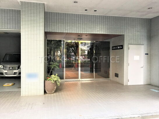 ビルエントランス①