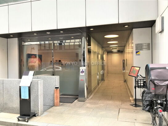 ビルエントランス①