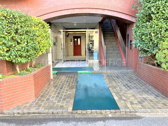 ビルエントランス