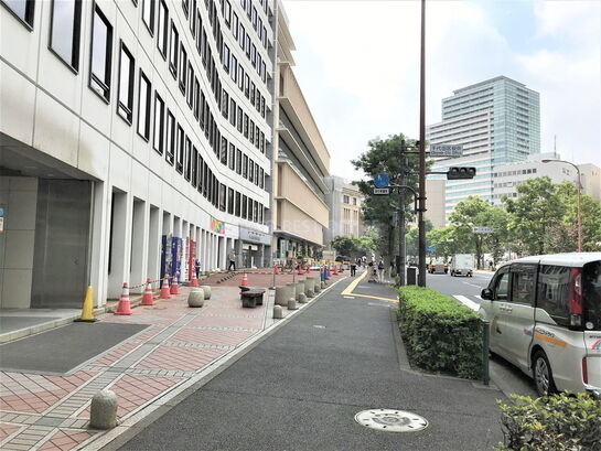 ビル周辺風景②