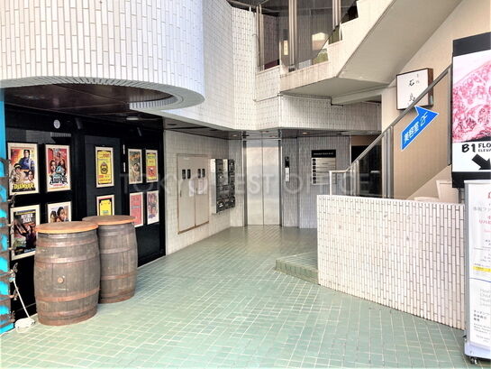 ビルエントランス