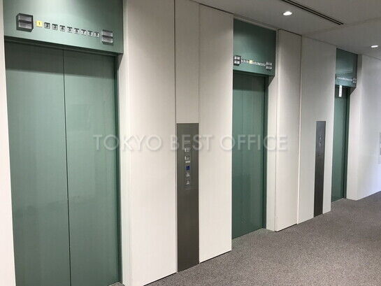 6階エレベーター