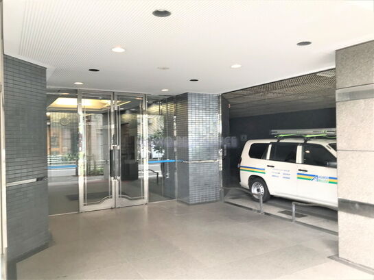 ビルエントランス②