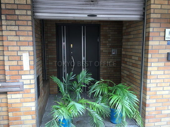 ビルエントランス