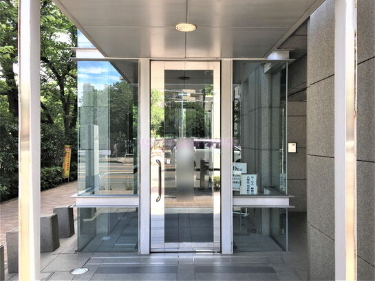 ビルエントランス①