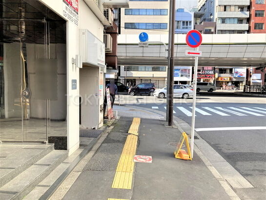 ビル周辺風景①