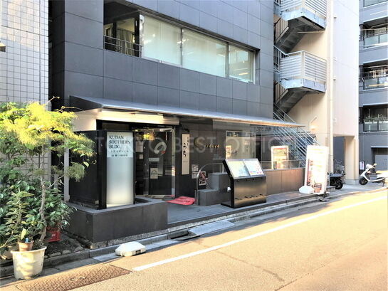 ビルエントランス①