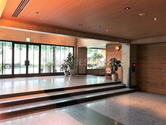 エントランスホール②