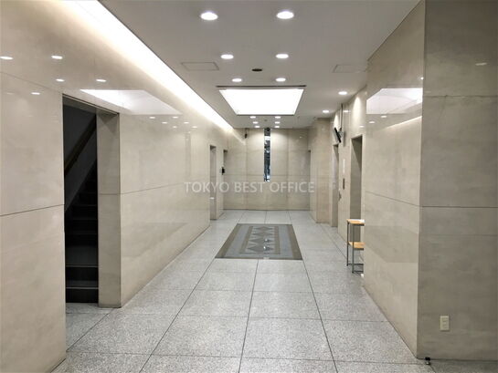 エントランスホール①