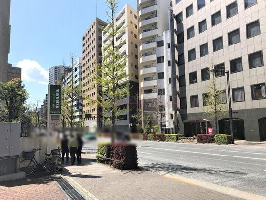 ビル周辺風景①