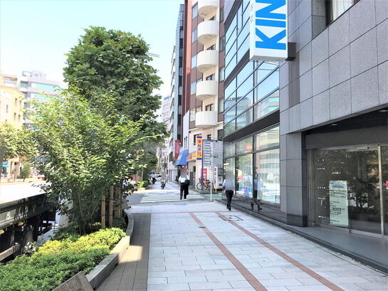 ビル周辺風景①